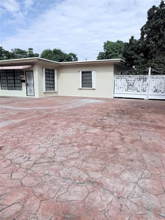 721 Ne 139th St #A - Photo 3 of 13