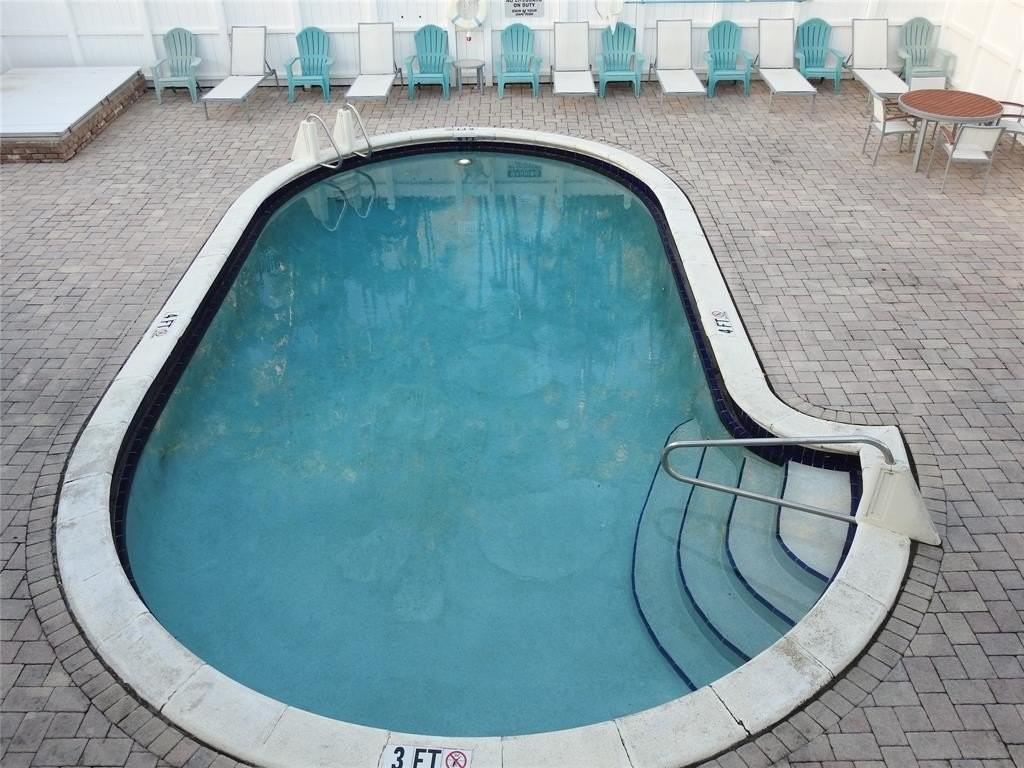 1872 Ne 46th St #D12 - Photo 3 of 11