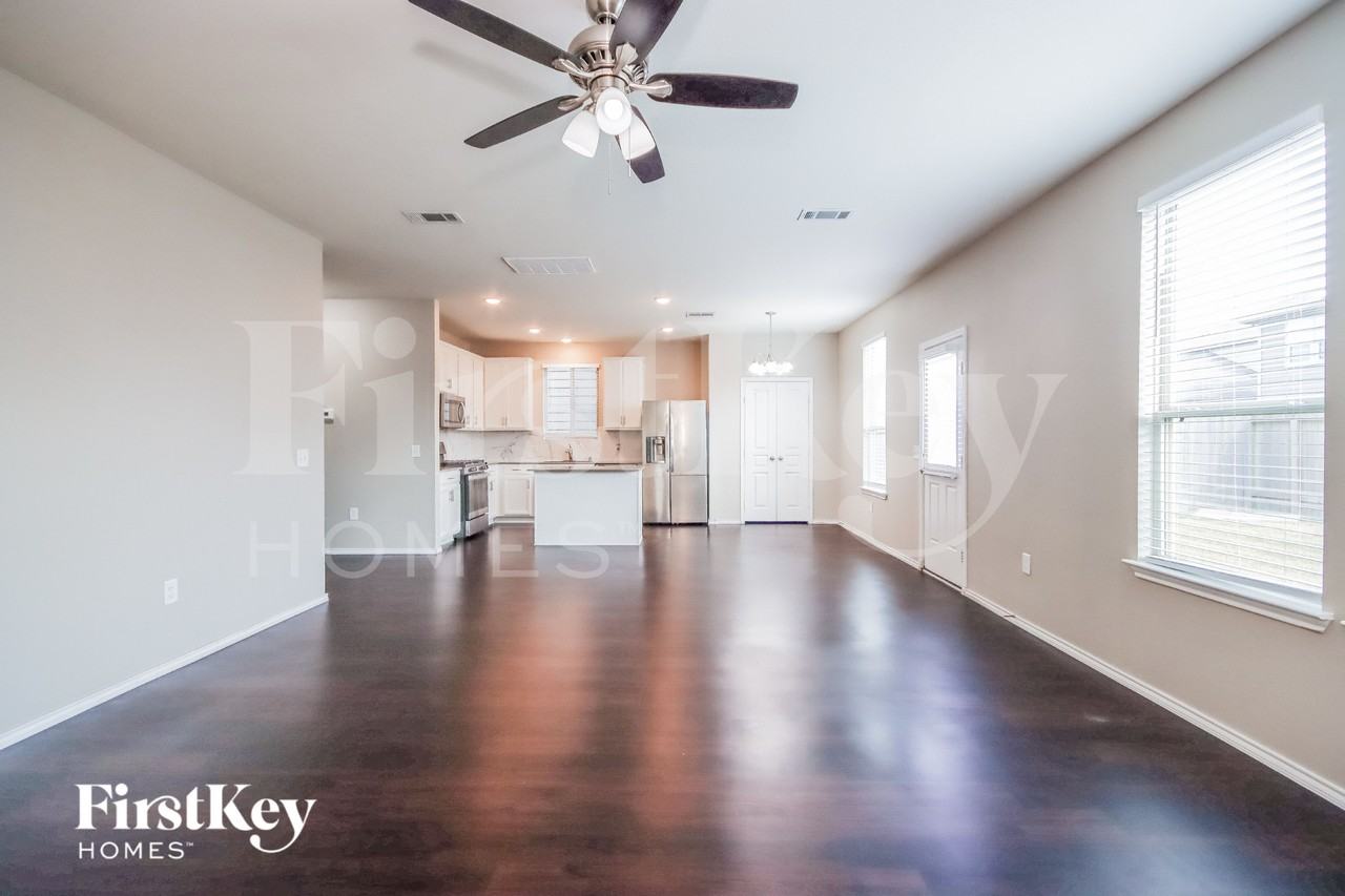 4411 Windmill Run Dr - Photo 4 of 15