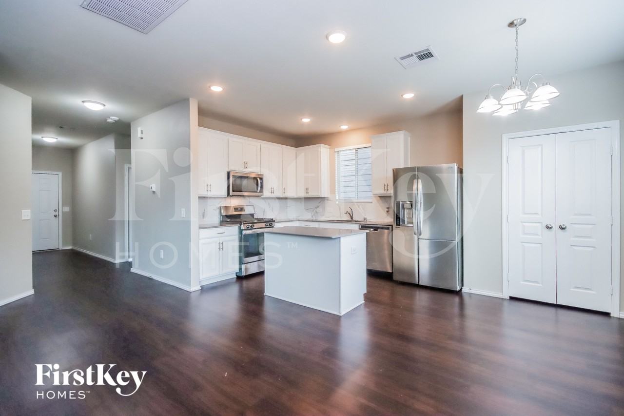 4411 Windmill Run Dr - Photo 5 of 15