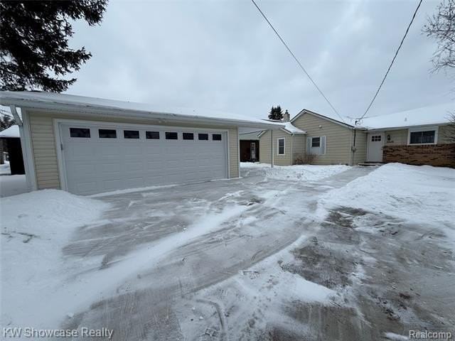 3506 Moberly Dr - Photo 2 of 17