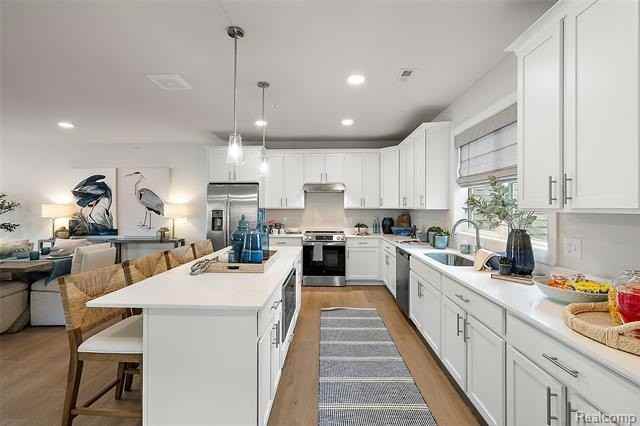 124 Heights Rd - Photo 7 of 50