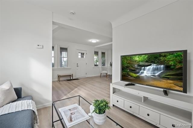 20910 Collingham Ave - Photo 4 of 19