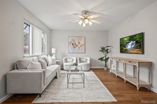 26138 Lamour St - Photo 6 of 23