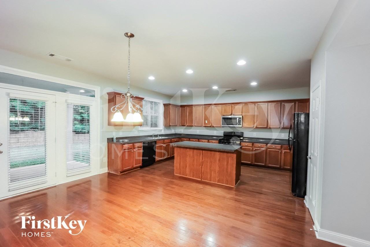 100 Algerine Ct - Photo 4 of 15