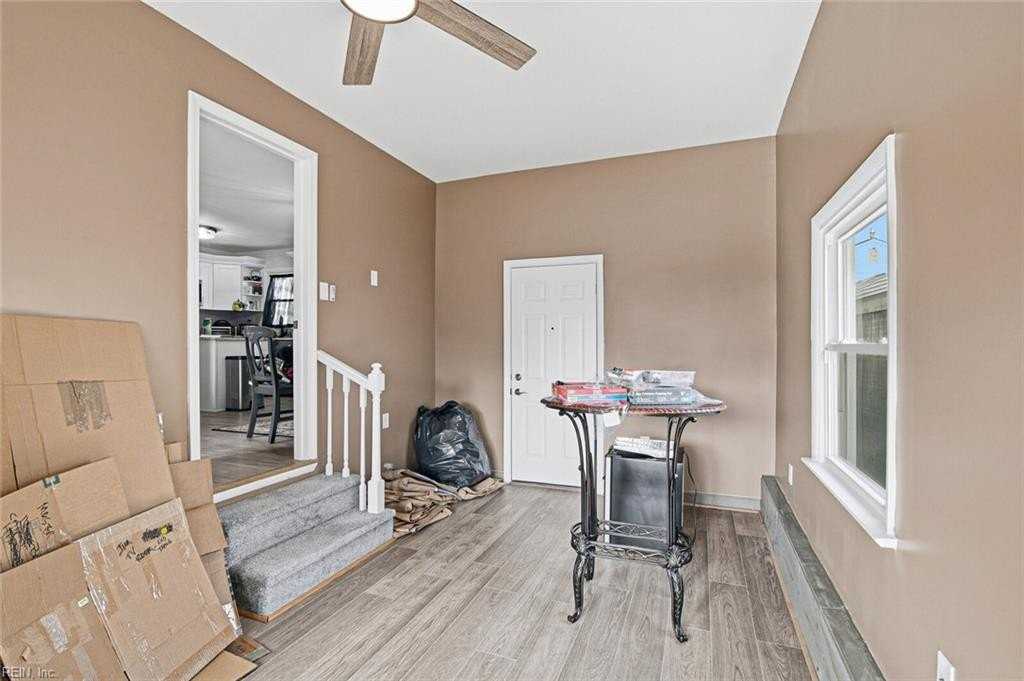 840 Churchill Ter - Photo 5 of 10