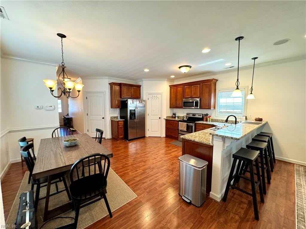 213 Thalia Rd - Photo 2 of 17