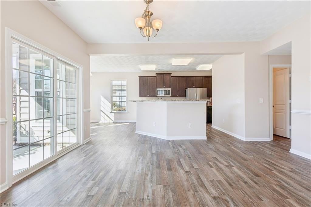 5236 Moreland St - Photo 6 of 35