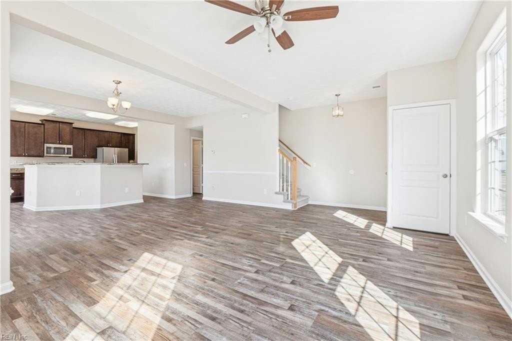 5236 Moreland St - Photo 7 of 35