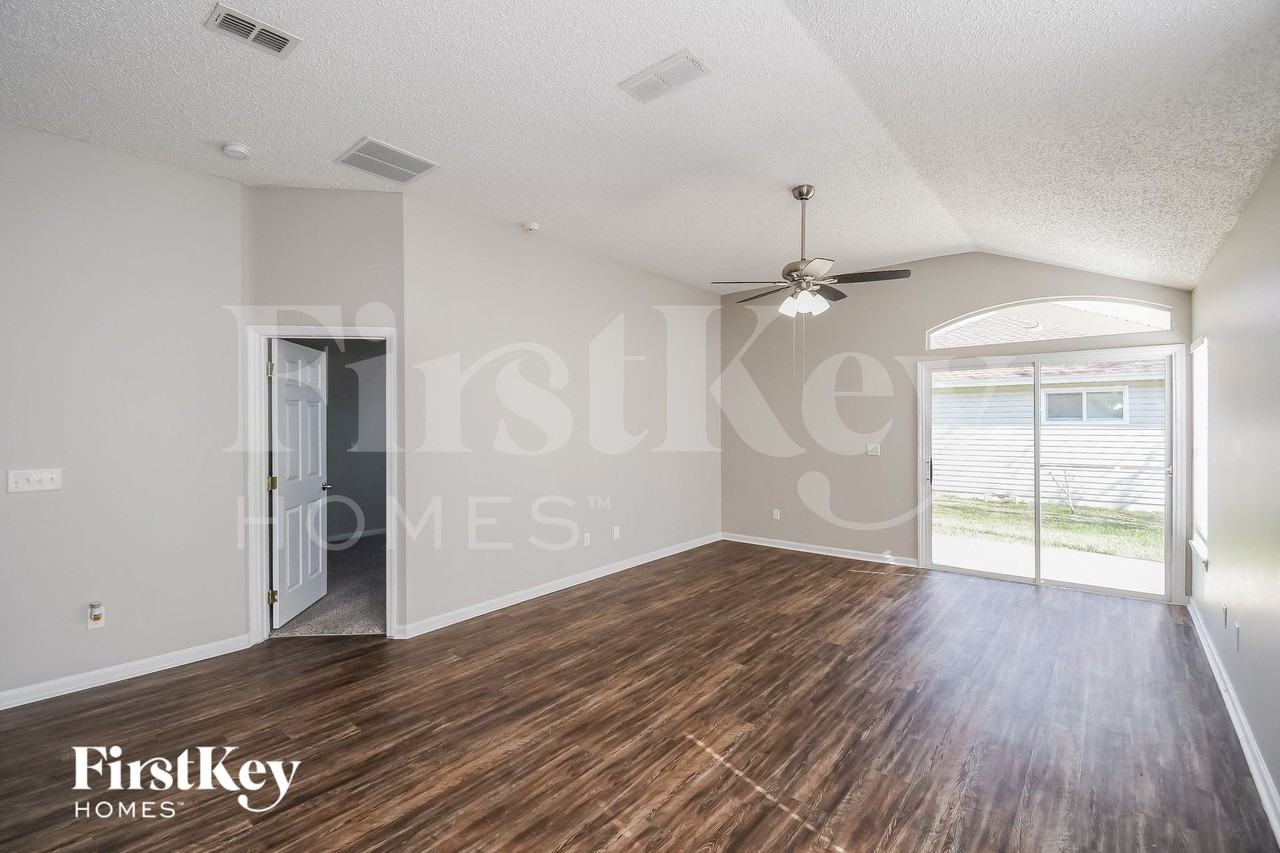 2956 Centerwood Dr - Photo 3 of 15