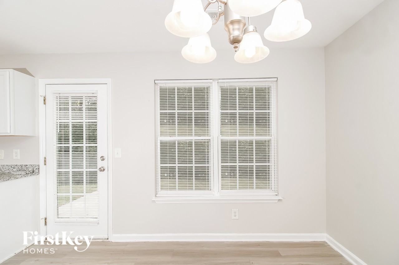 1403 Rosebay Ct - Photo 3 of 15