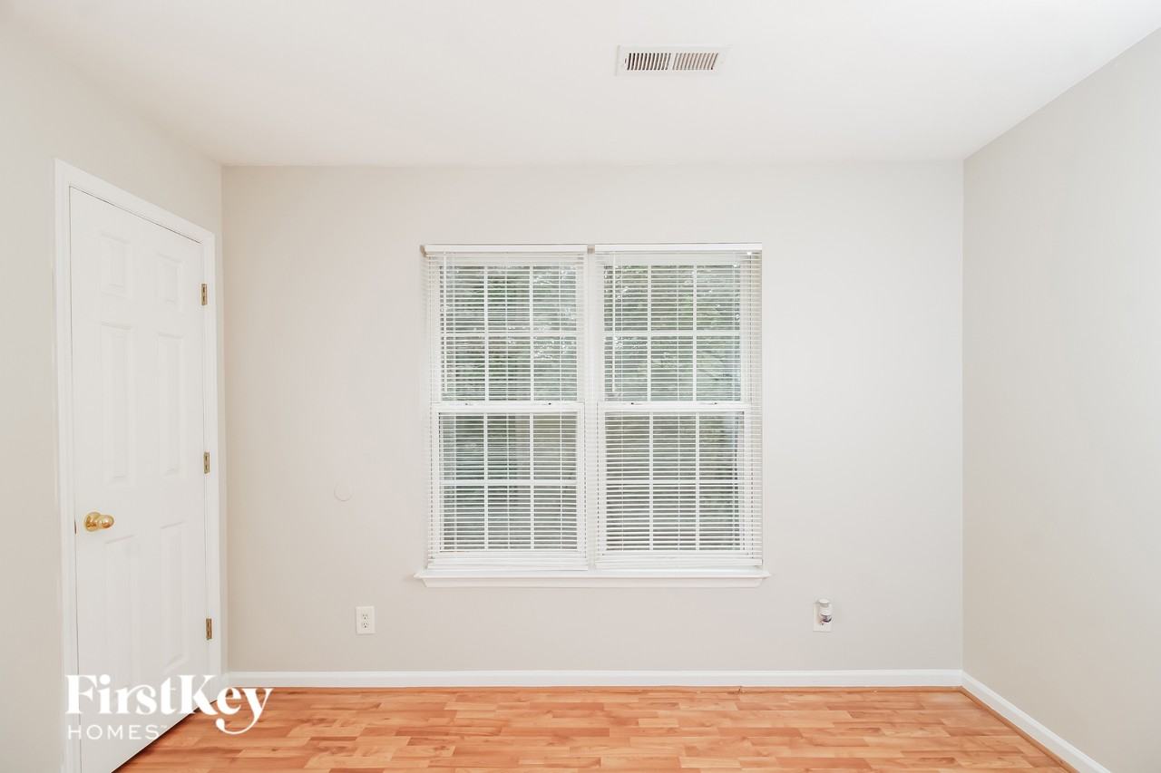 1403 Rosebay Ct - Photo 6 of 15