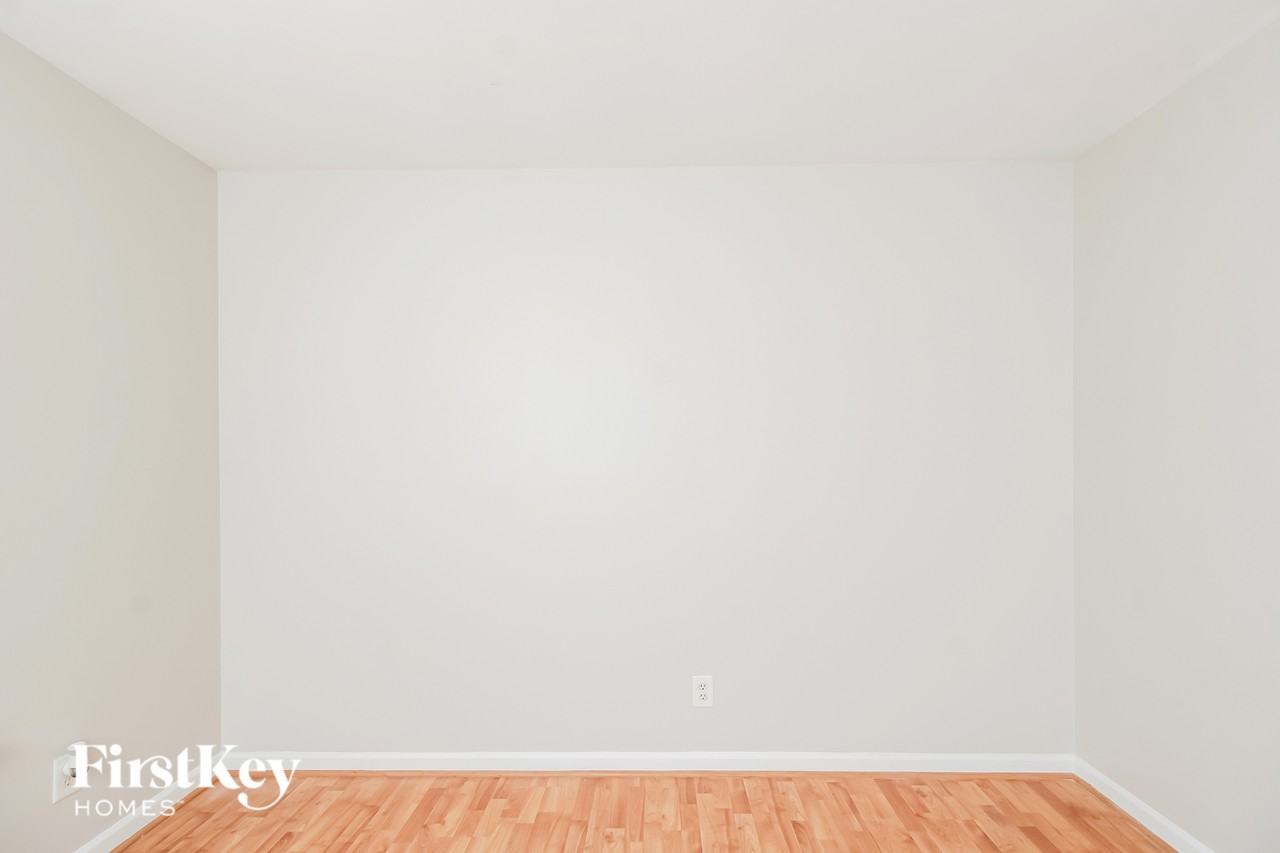 1403 Rosebay Ct - Photo 7 of 15