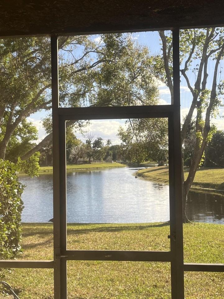 1627 Hawthorne Pl #1623 - Photo 2 of 20