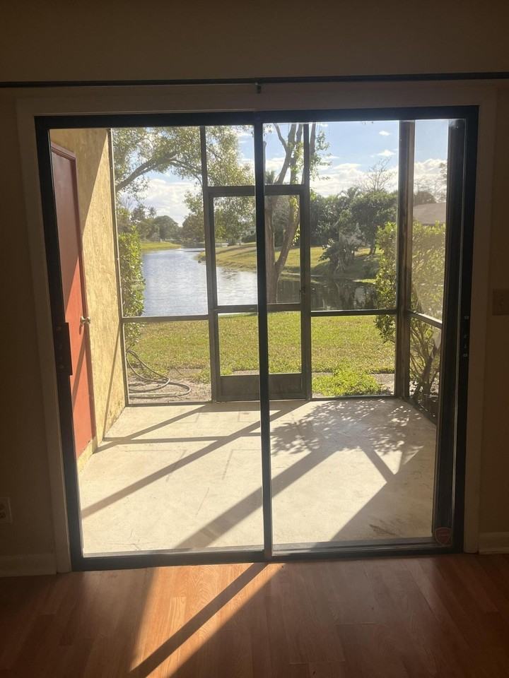 1627 Hawthorne Pl #1623 - Photo 3 of 20