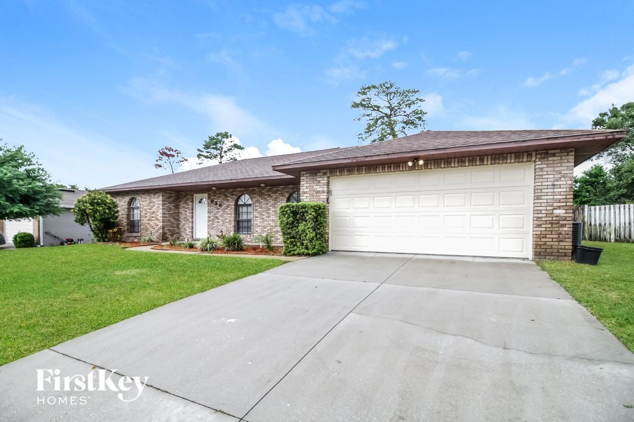 836 Sylvia Dr - Photo 2 of 15