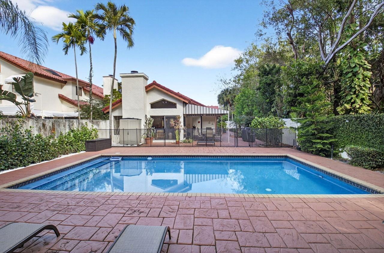 21921 Town Place Dr - Photo 3 of 50