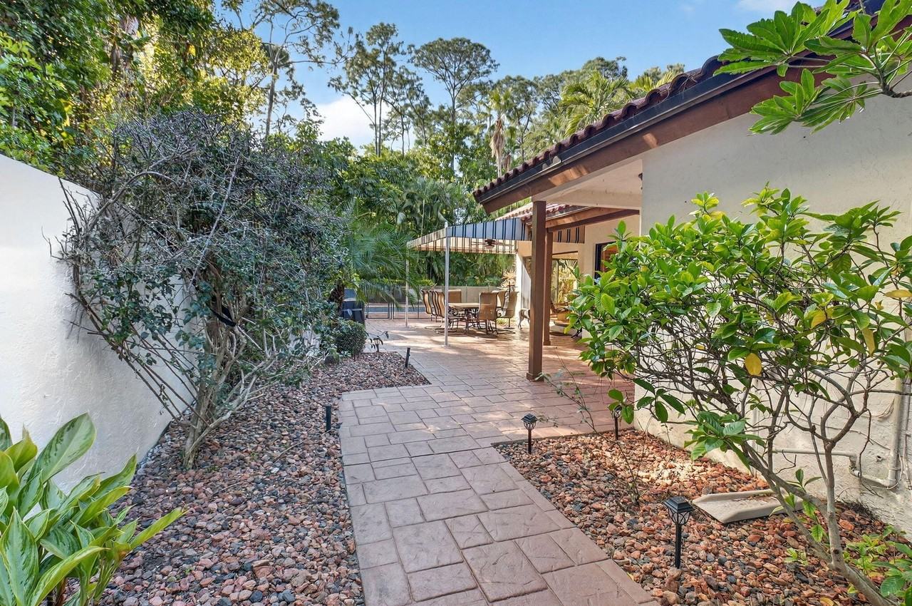 21921 Town Place Dr - Photo 6 of 50