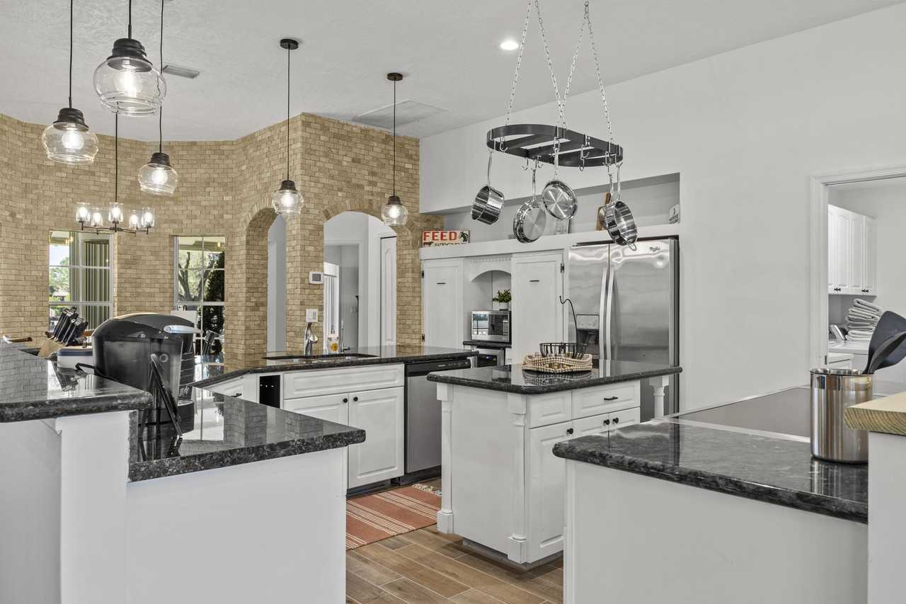 1782 Clydesdale Ave - Photo 5 of 37