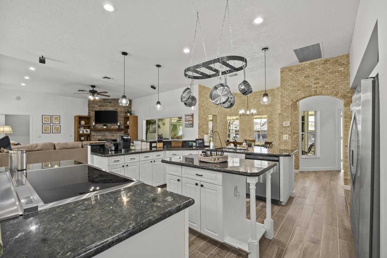 1782 Clydesdale Ave - Photo 6 of 37