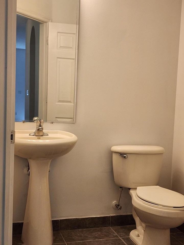 6909 Blue Skies Dr - Photo 3 of 24