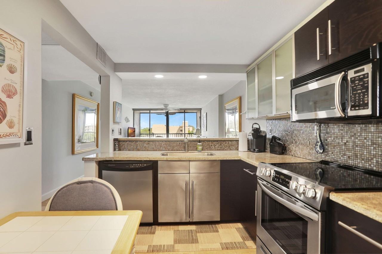 4 Royal Palm Way #6020 - Photo 7 of 41