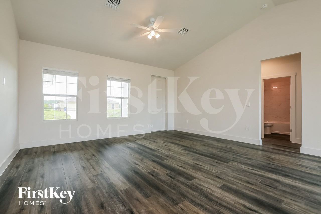 562 Pachman Cir - Photo 7 of 15