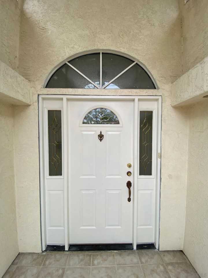 9516 Larrabee Ave - Photo 4 of 33