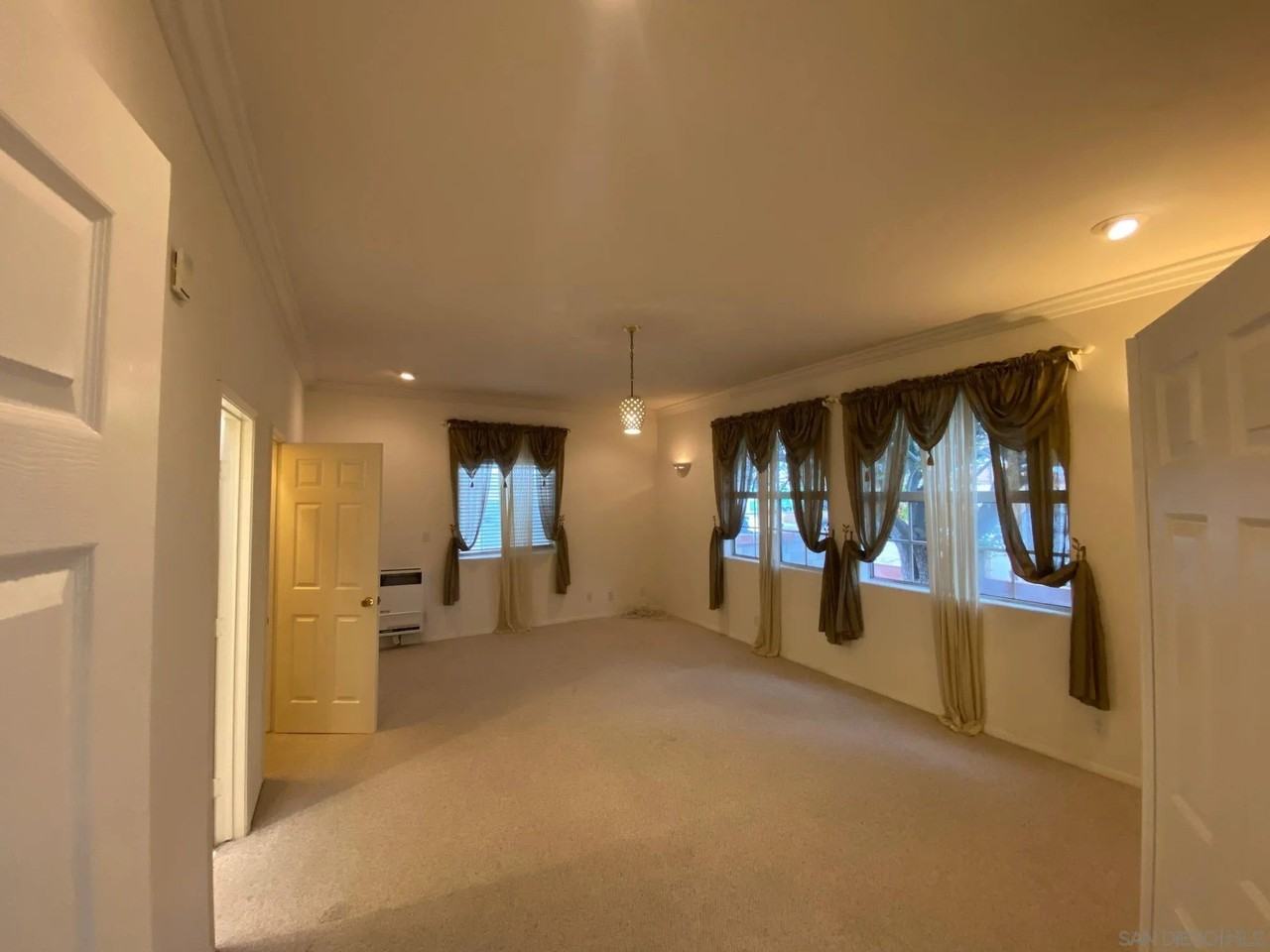 9516 Larrabee Ave - Photo 6 of 33