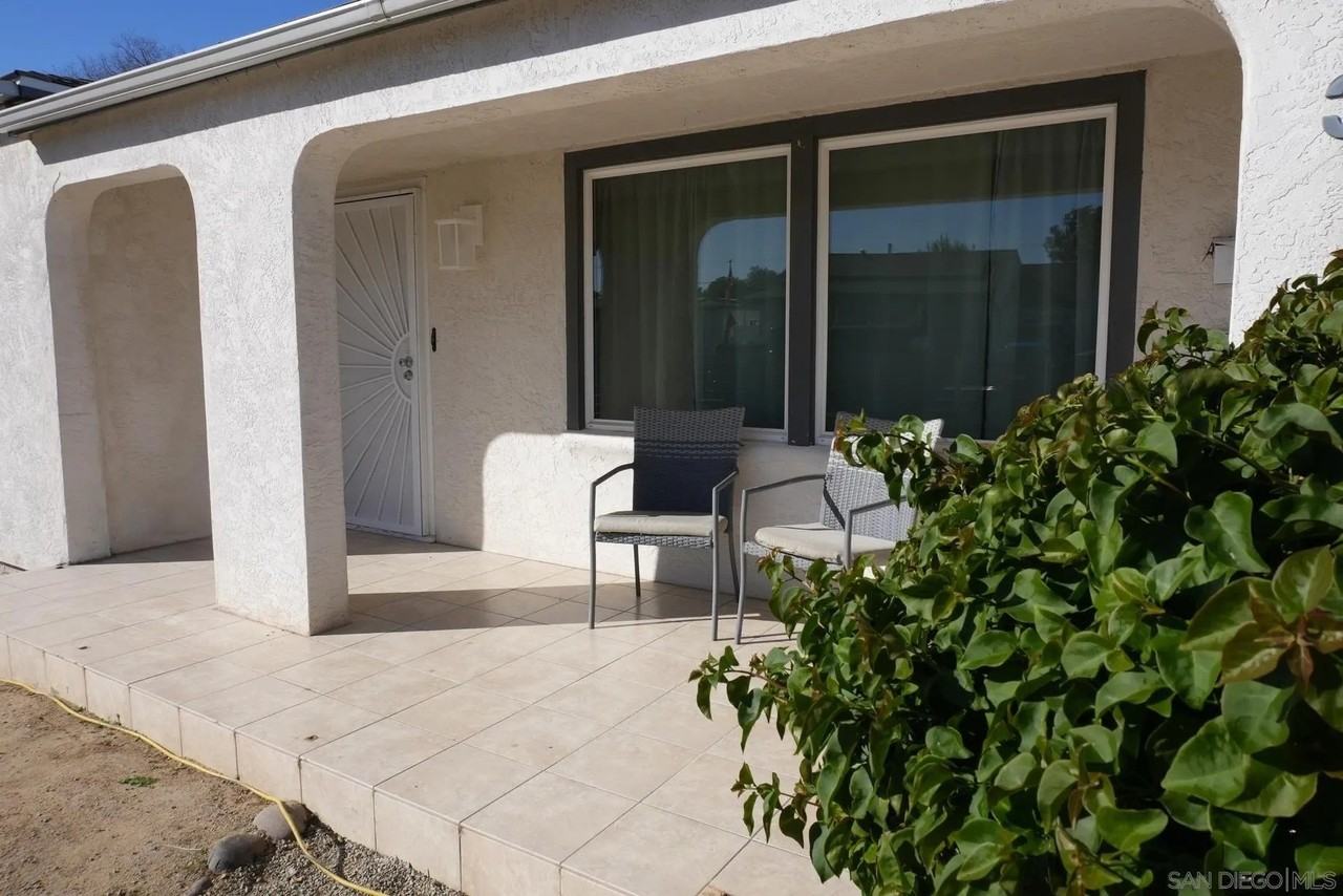 3860 Paula St - Photo 2 of 27