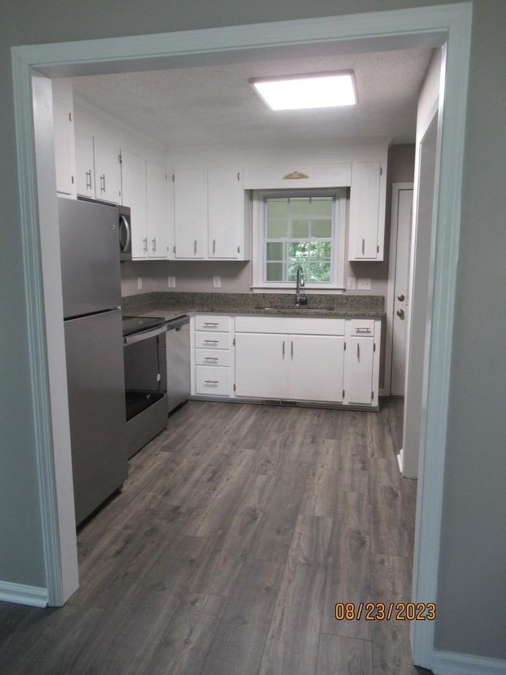 870 Marigold St - Photo 7 of 24