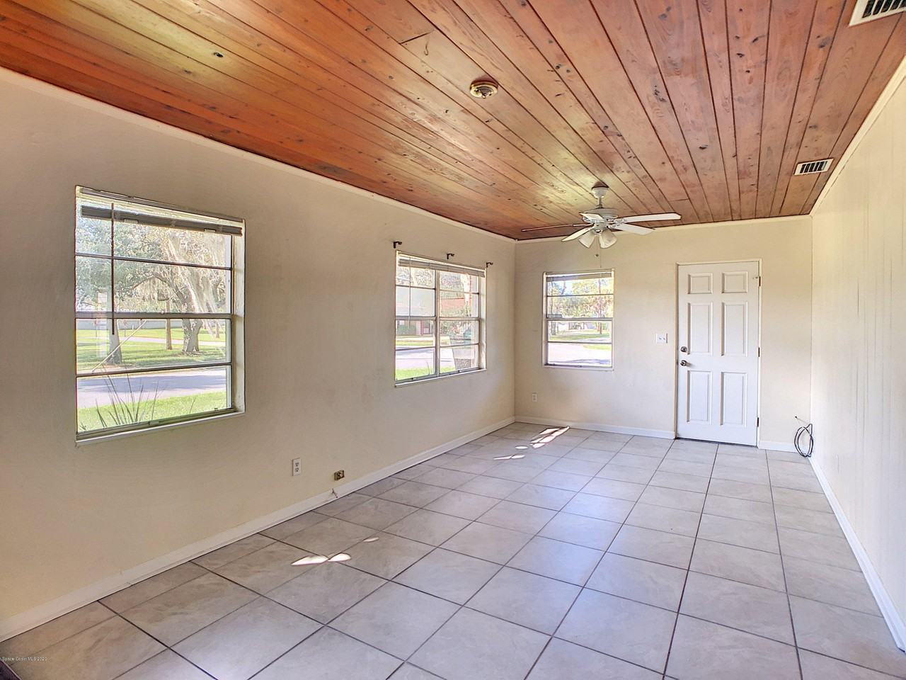 319 Lucerne Dr - Photo 7 of 28