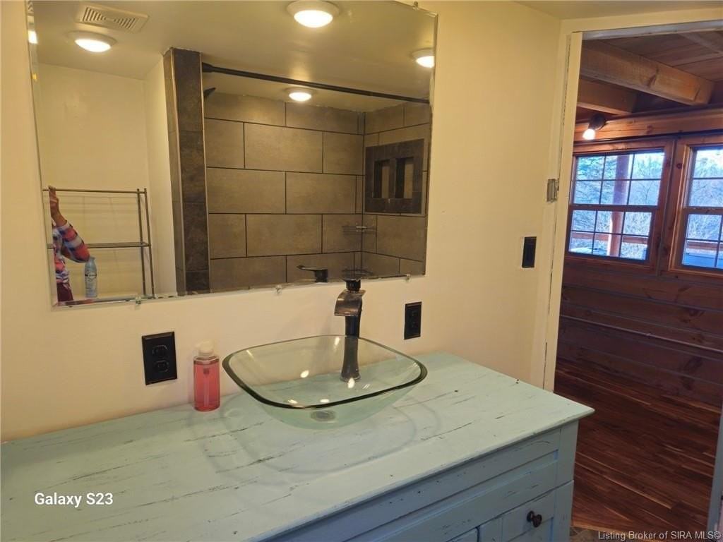 7218 S Locust Grove Rd - Photo 7 of 15