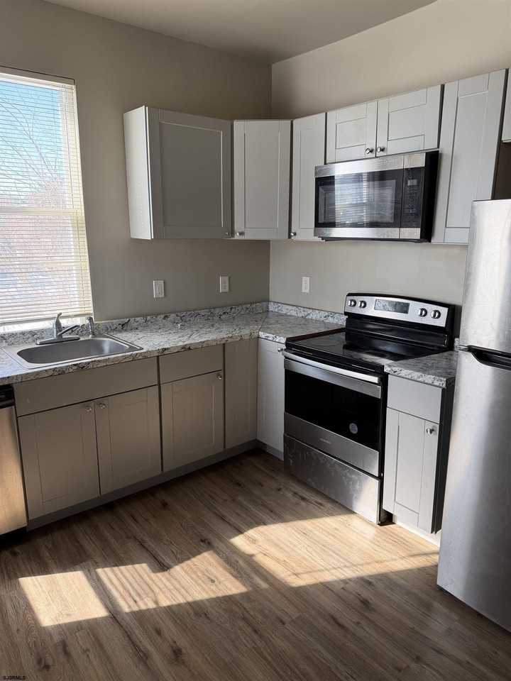 120 N Congress Ave - Photo 2 of 13