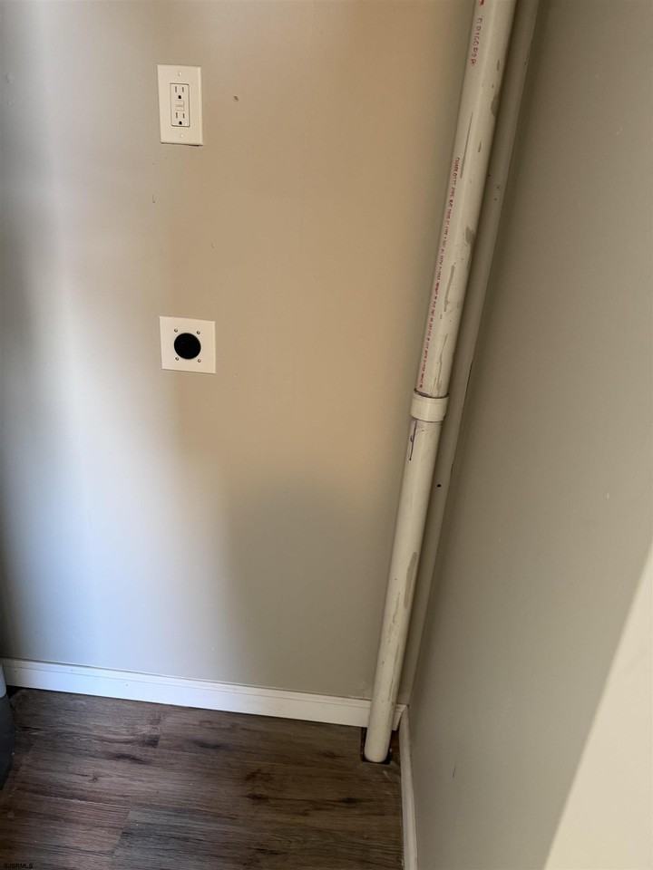 120 N Congress Ave - Photo 3 of 13