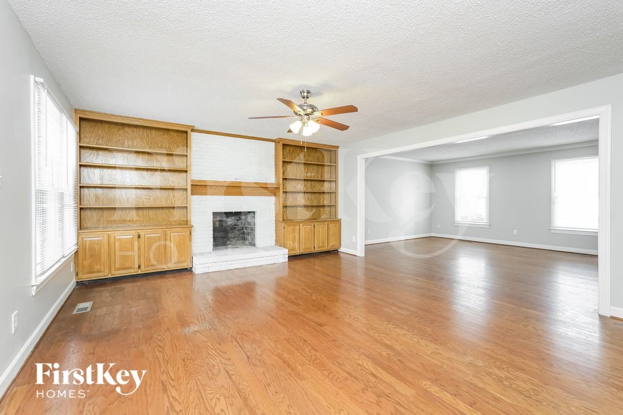 3801 Blairwood St - Photo 2 of 19