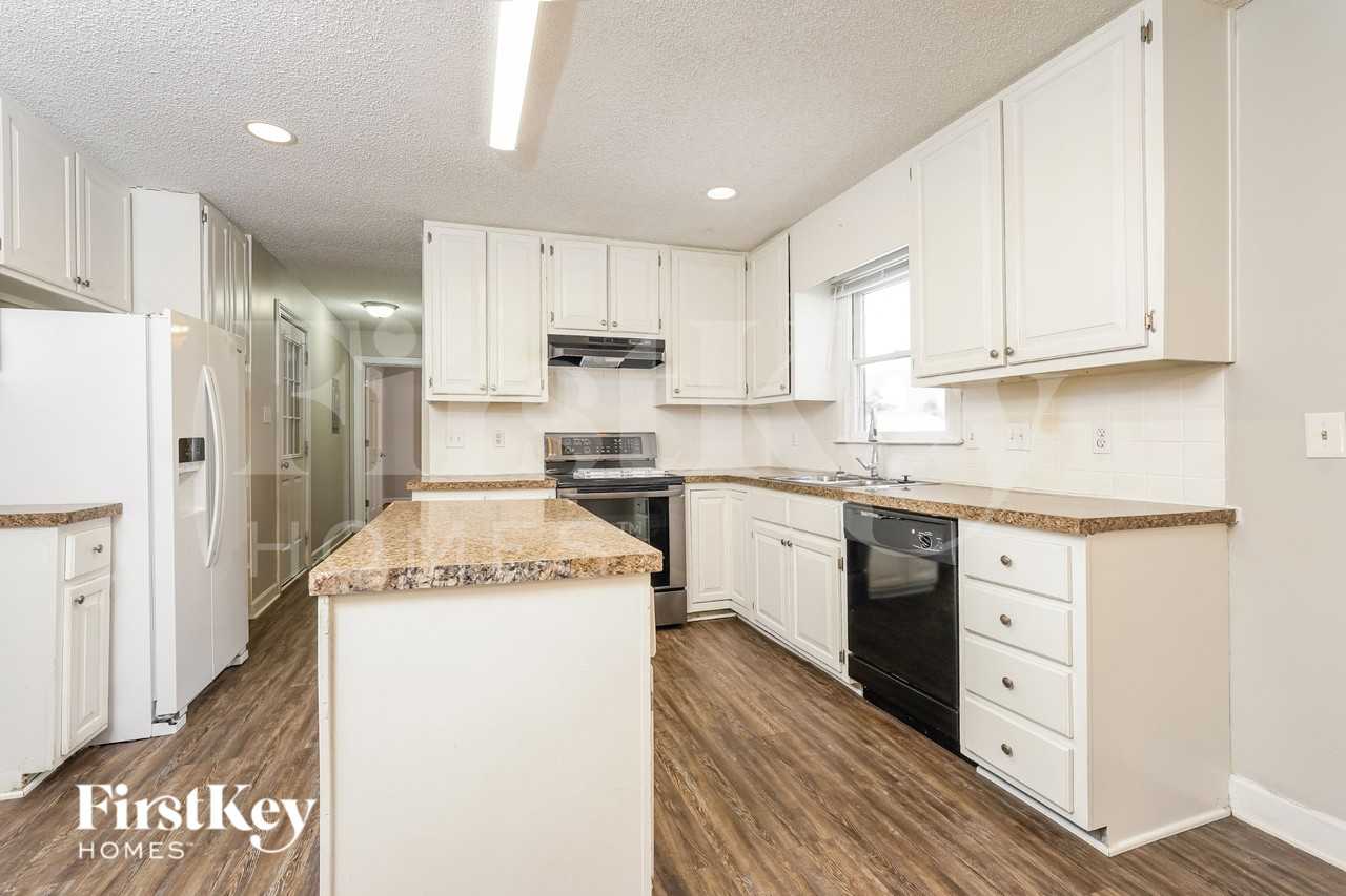 3801 Blairwood St - Photo 7 of 19