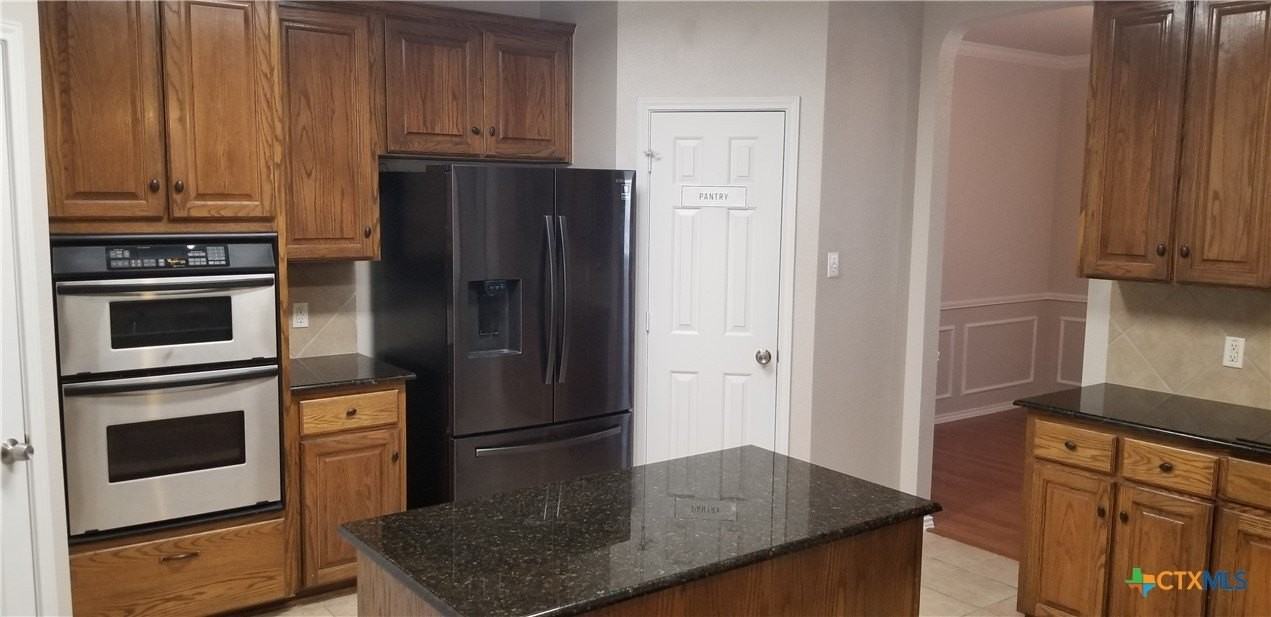 619 Rolling Hills Dr - Photo 4 of 15