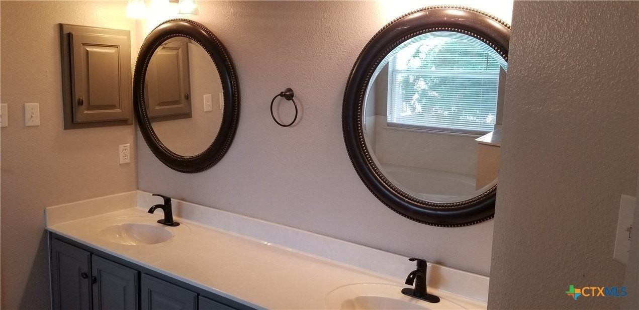 619 Rolling Hills Dr - Photo 7 of 15