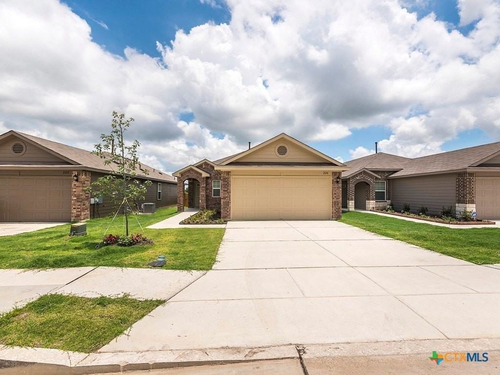 224 Lake Gln - Photo 2 of 28