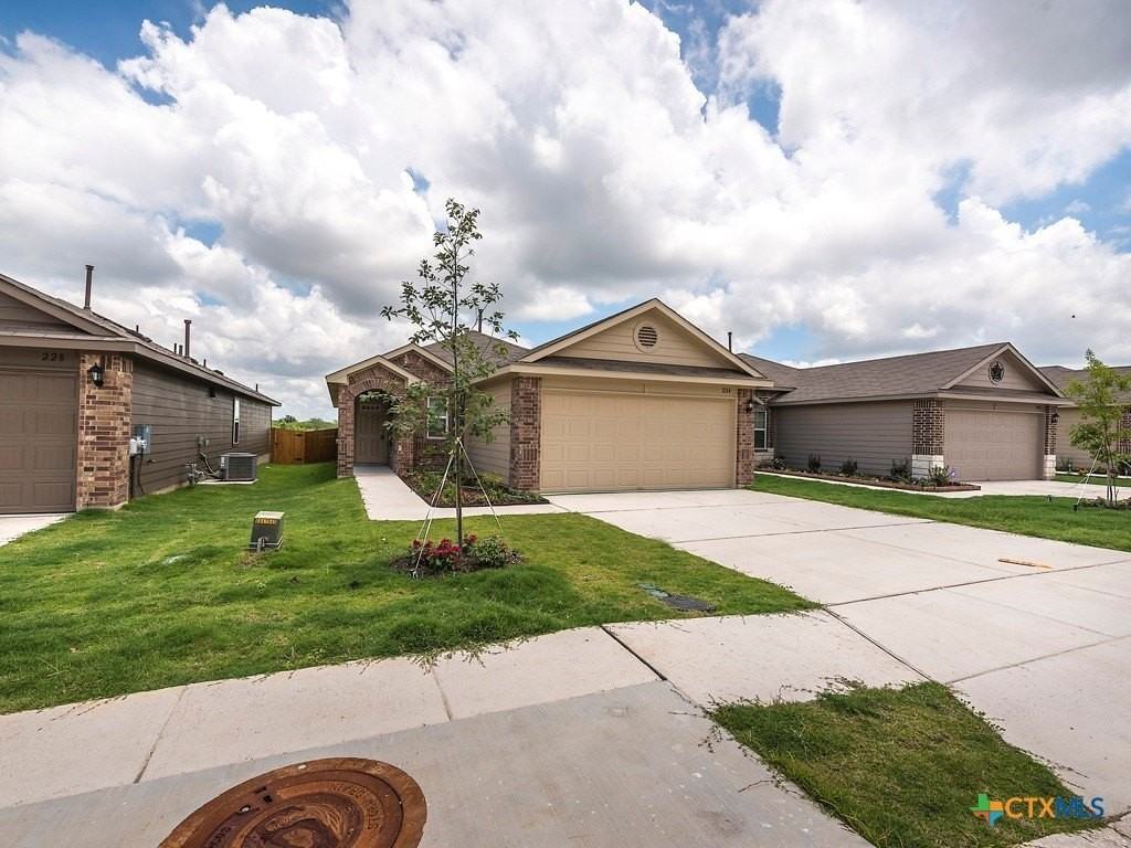 224 Lake Gln - Photo 4 of 28