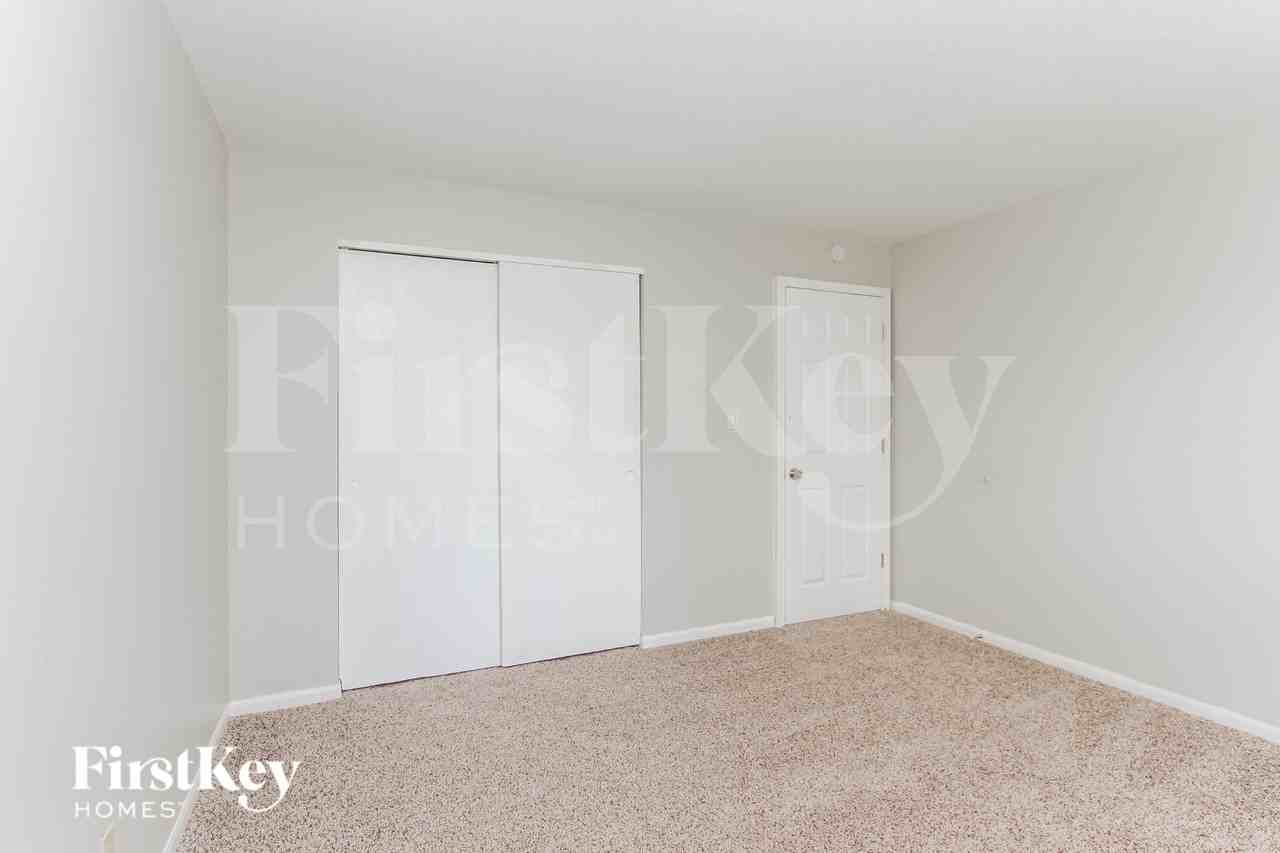 941 W Stoprd - Photo 5 of 16