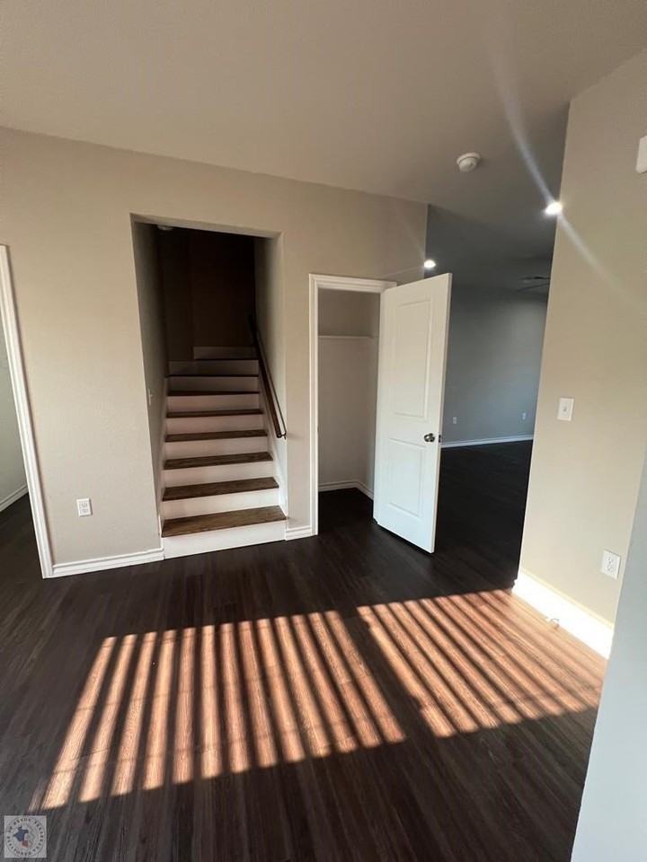 3450 Brooke Pl - Photo 2 of 14