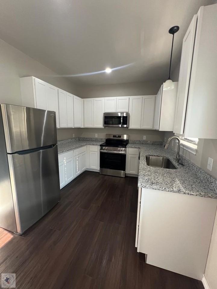 3450 Brooke Pl - Photo 4 of 14