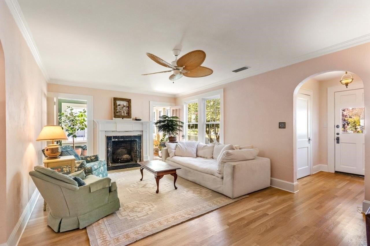 821 Ingleside Ave - Photo 6 of 39