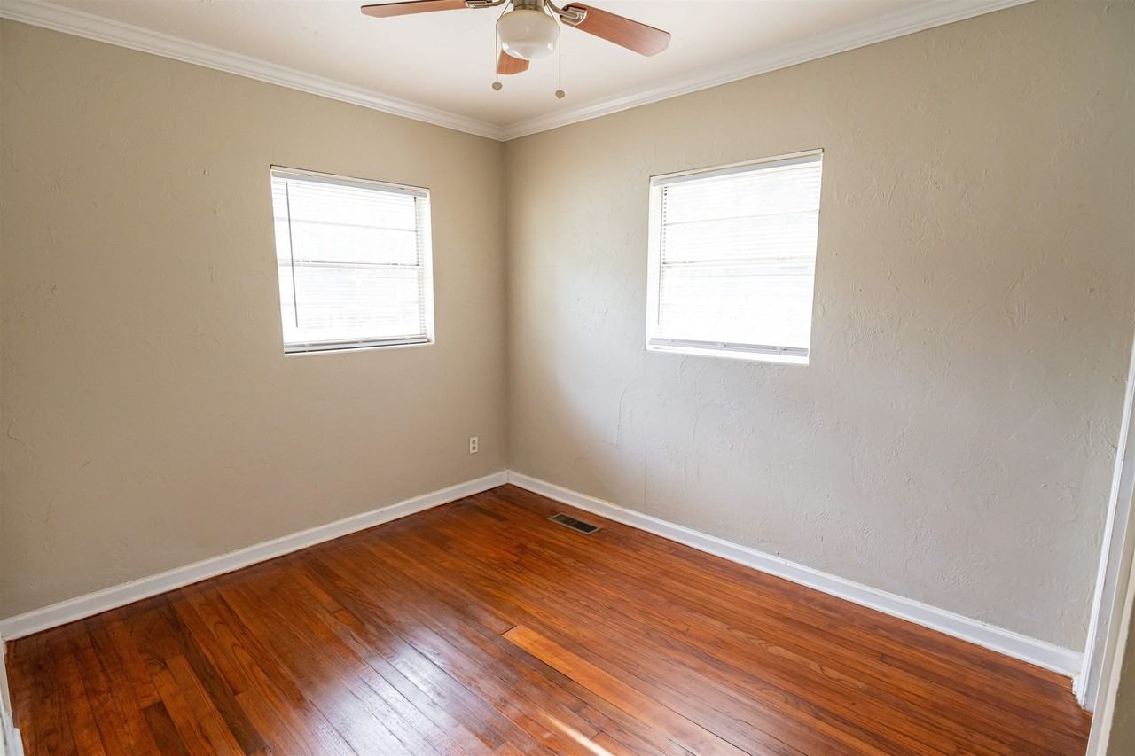 1341 Charlotte St - Photo 3 of 19