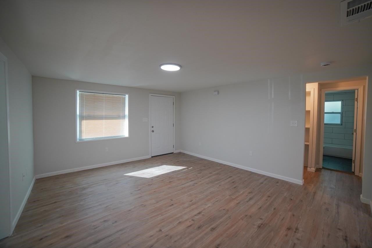 5057 Tillie Ln - Photo 4 of 26