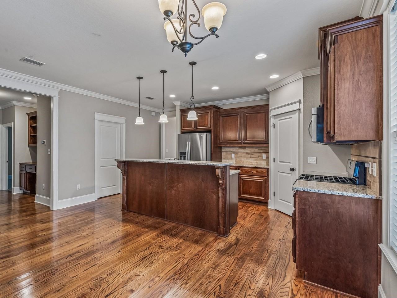 2590 Manassas Way - Photo 7 of 41