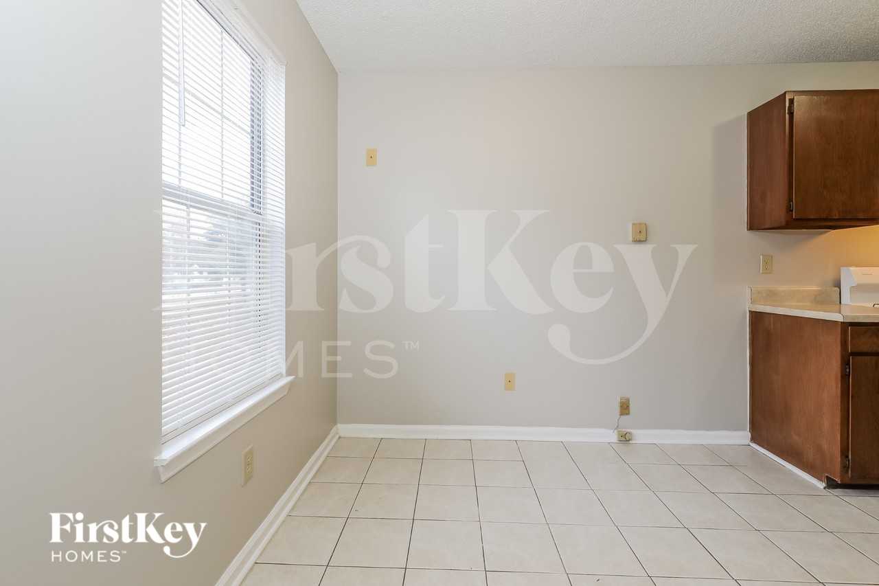 8062 Creekstone Way - Photo 4 of 16