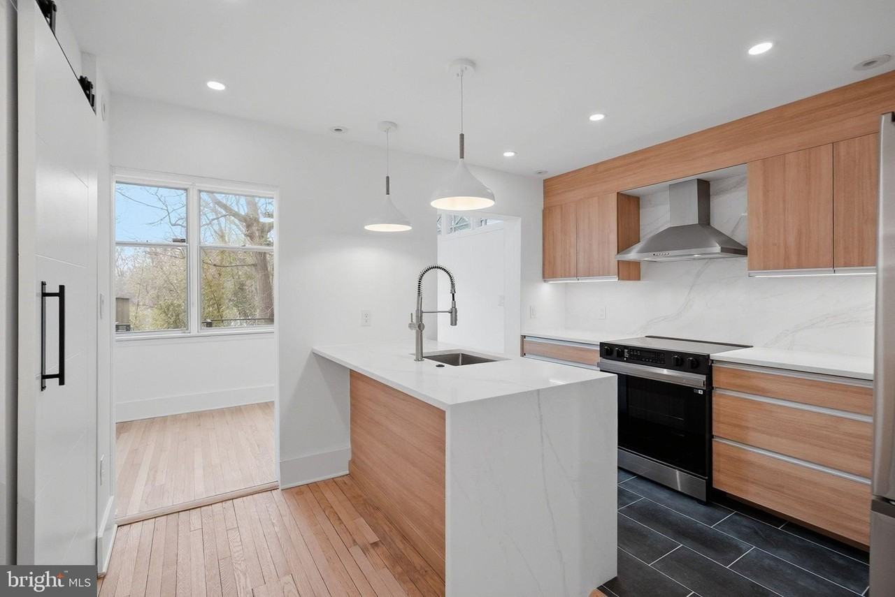 2028 Tunlaw Rd Nw - Photo 4 of 23